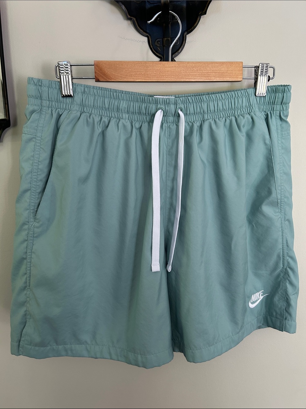Nike Men's Light Green Shorts L